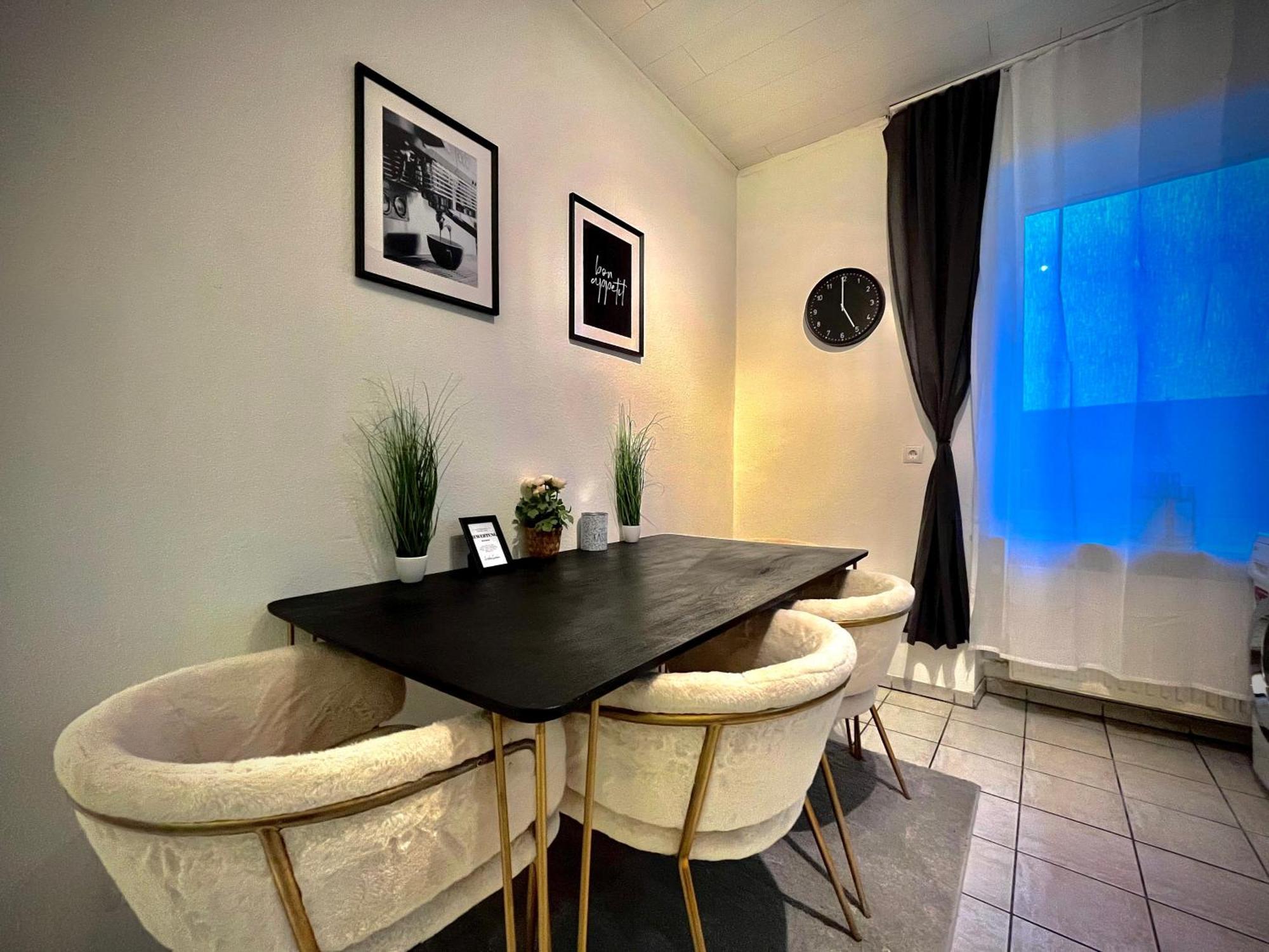 G&G Luxury Apartment Am Stadtpark Бендорф Екстер'єр фото
